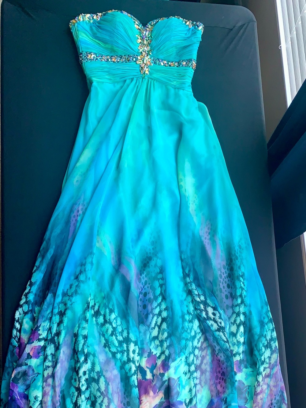 Tony Bowls Paris Size 2 Teal Beaded Strapless Sweetheart Formal Evening Gown